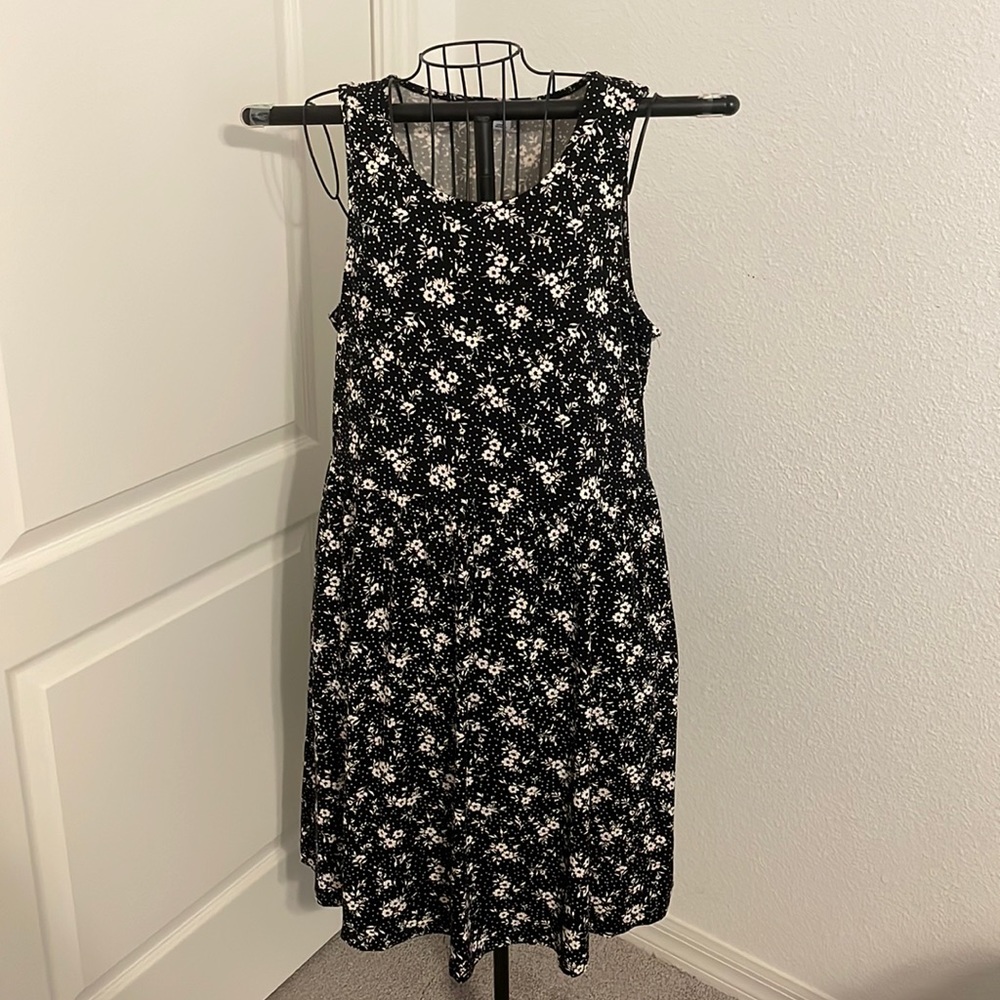 Old Navy black and white floral summer dress
